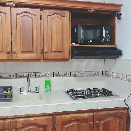 Habitacion Privada En Jardin Cerca Al Parque Hotel Eksteriør billede