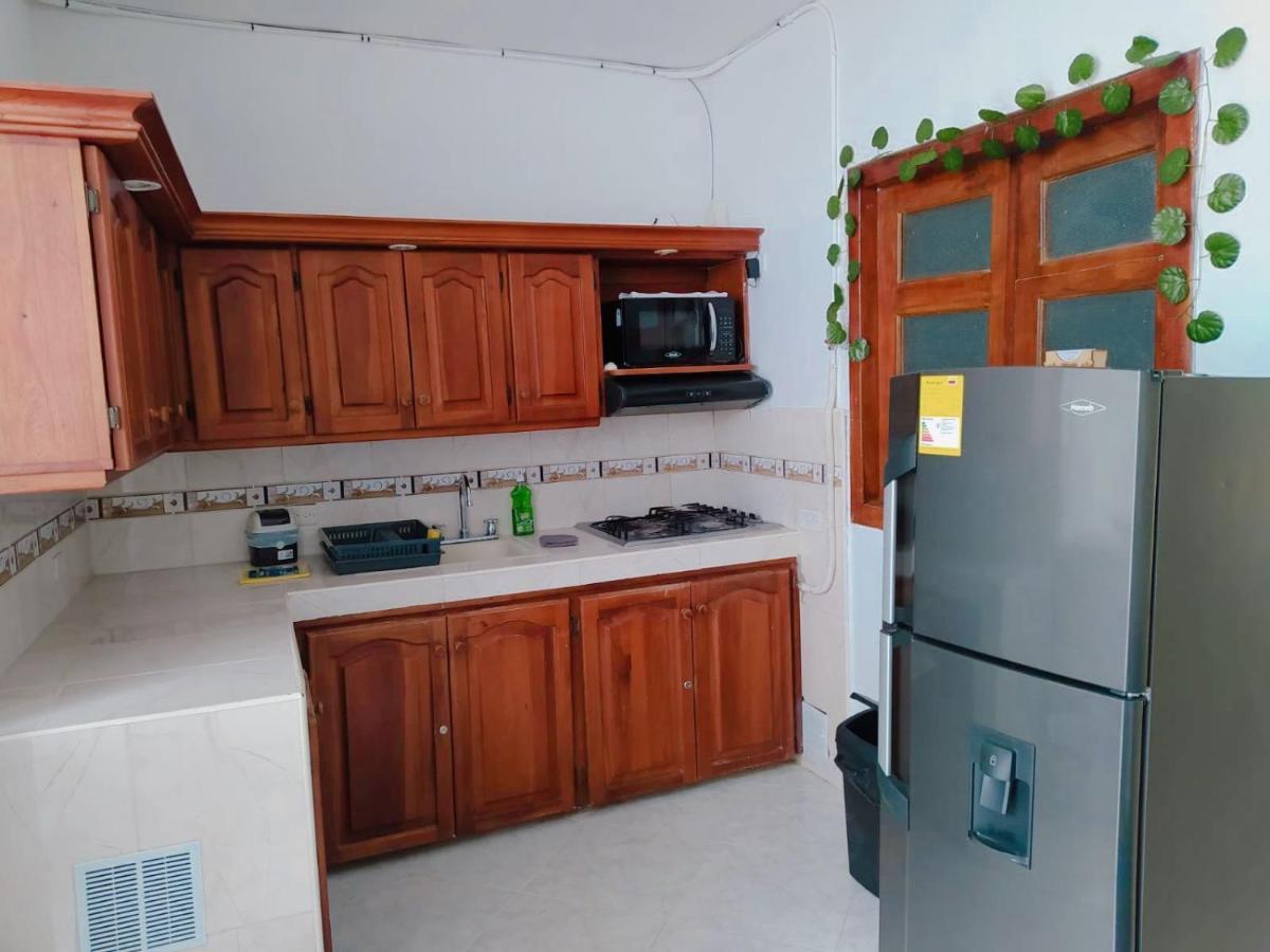 Habitacion Privada En Jardin Cerca Al Parque Hotel Eksteriør billede