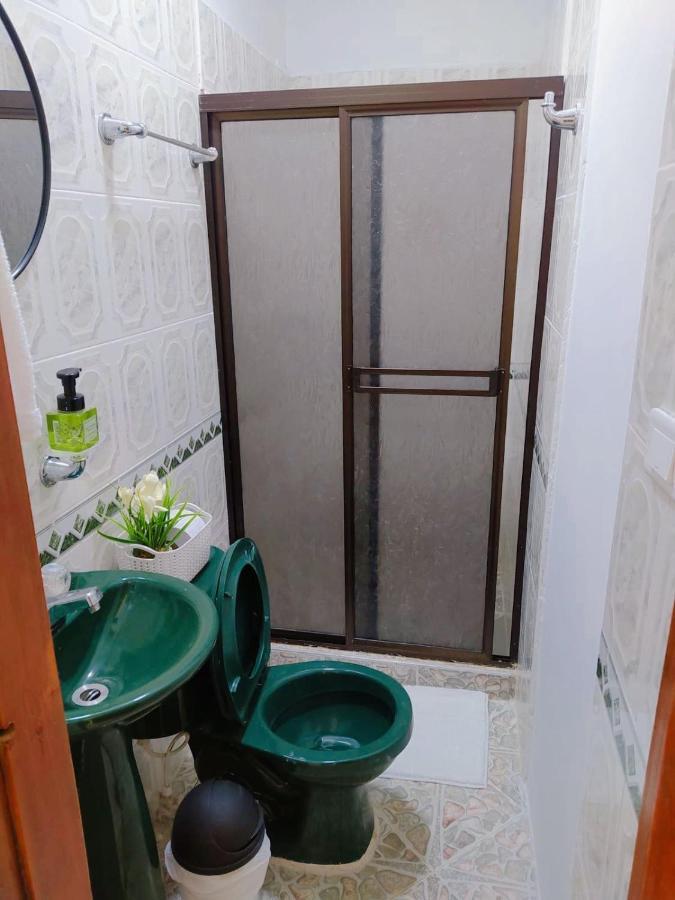 Habitacion Privada En Jardin Cerca Al Parque Hotel Eksteriør billede